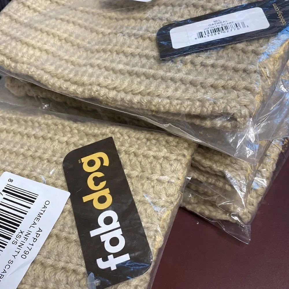 🎈Oatmeal Knit Dog Scarf